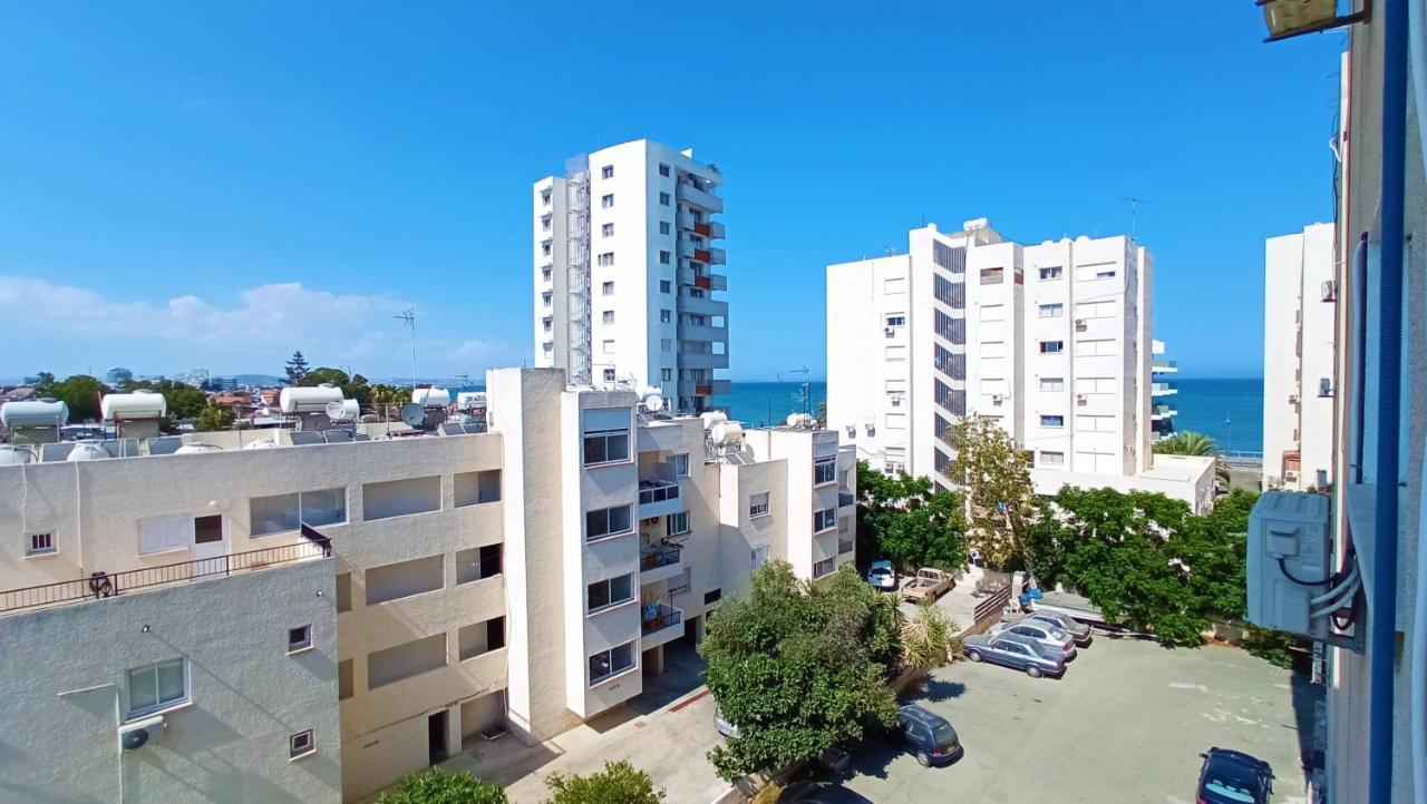 5 Min To The Beach Holiday Shared Apartment Incl Netflix - Private Room In 3 Bdr Apt Larnaca Bagian luar foto